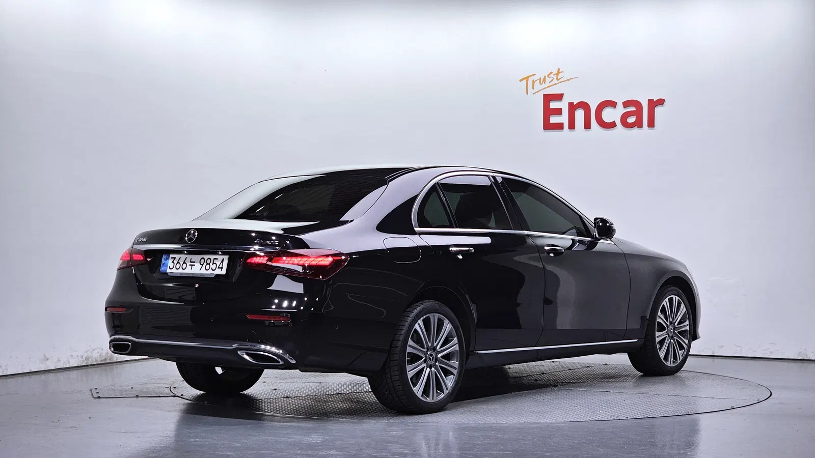 Mercedes-Benz Classe E E350 4MATIC Exclusive (W213) 2023 — photo 1 sur 33