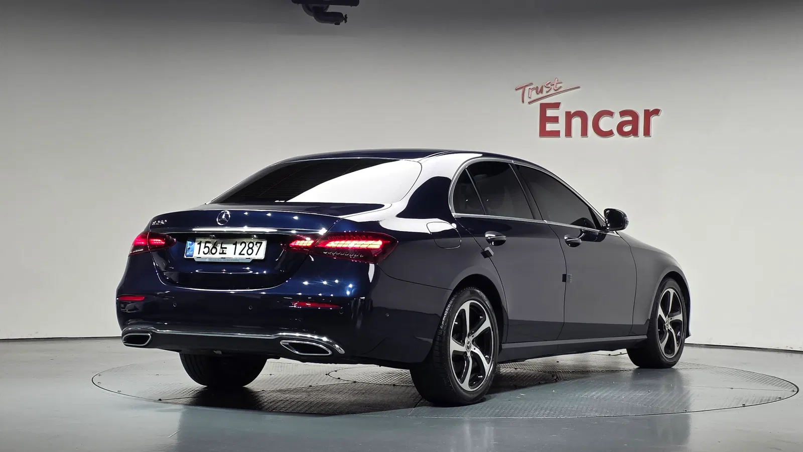 Mercedes-Benz Classe E E250 Avantgarde (W213) 2021 — photo 1 sur 43