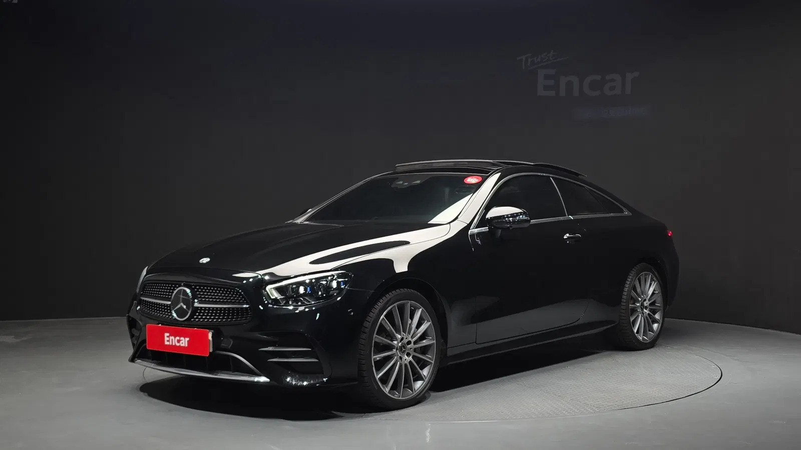 Mercedes-Benz Classe E E450 4MATIC Coupé (W213) 2021 — photo 1 sur 33