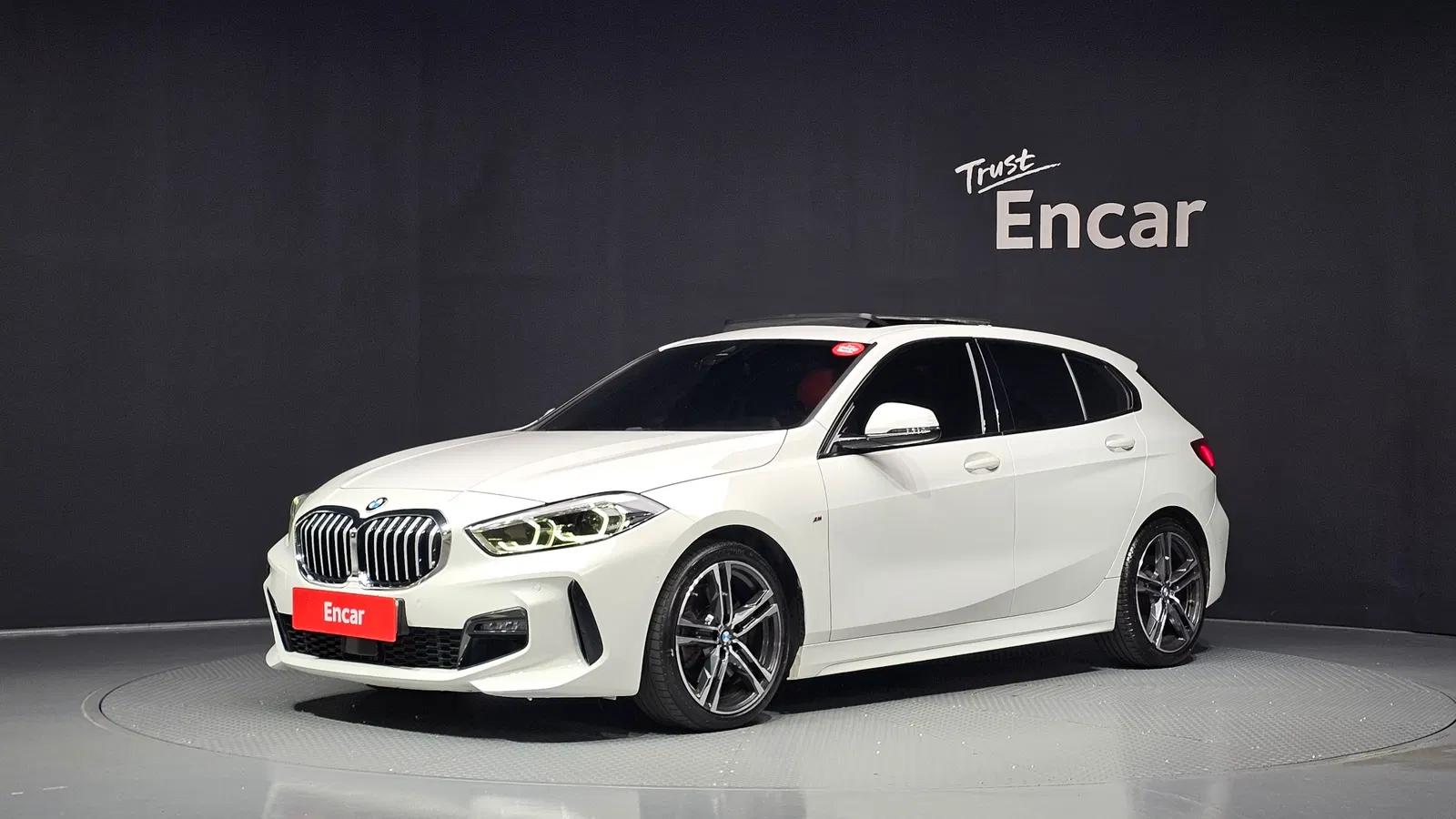 BMW Série 1 (F40) 120i M Sport 2022 — photo 1 sur 33