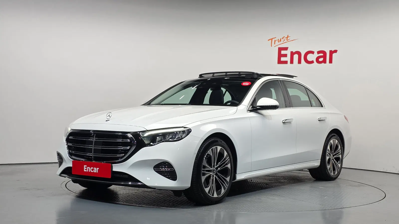 Mercedes-Benz Classe E E220d 4MATIC Exclusive (W214) 2026 — photo 1 sur 31