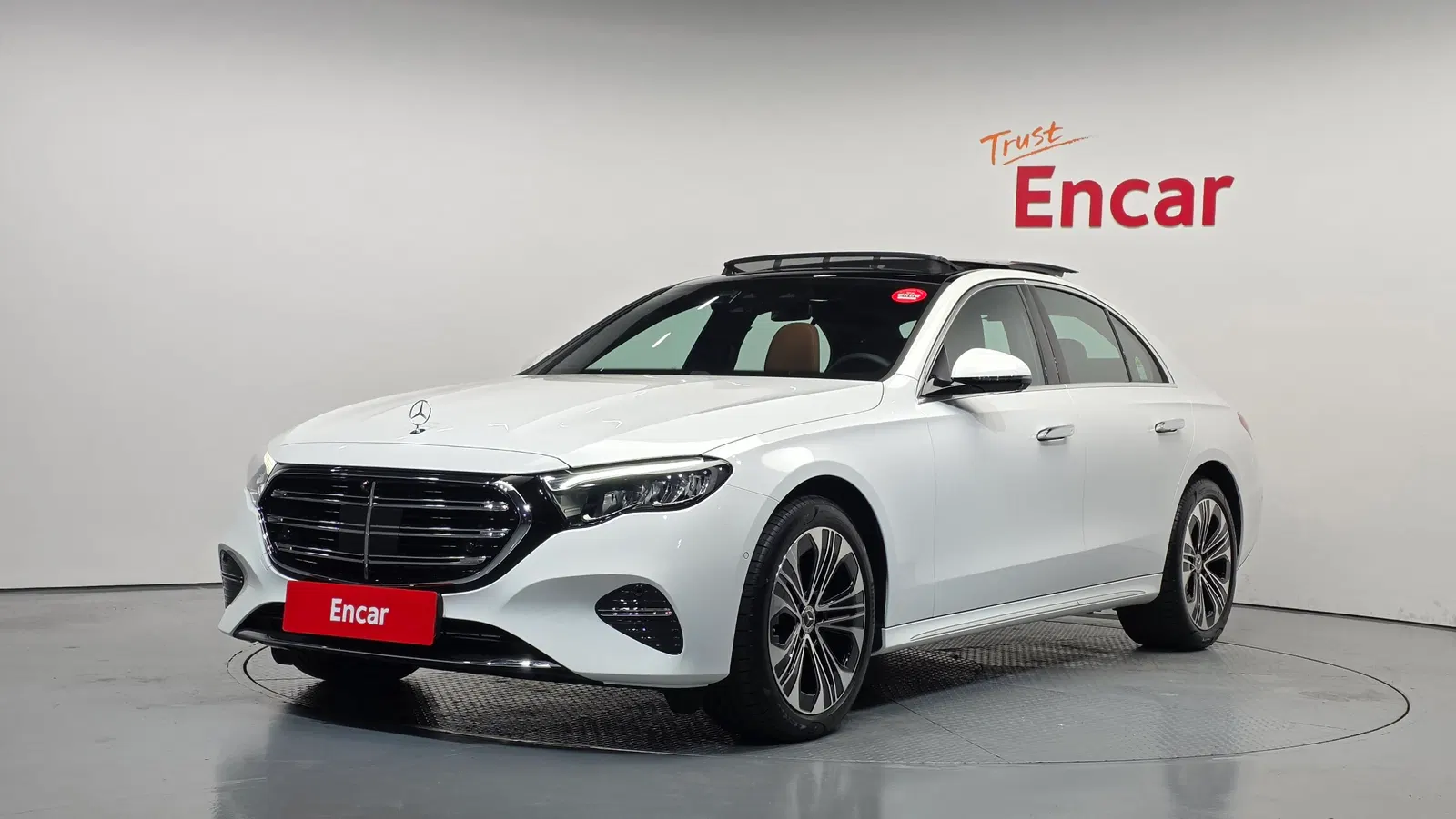 Mercedes-Benz Classe E E220d 4MATIC Exclusive (W214) 2026 — photo 1 sur 31