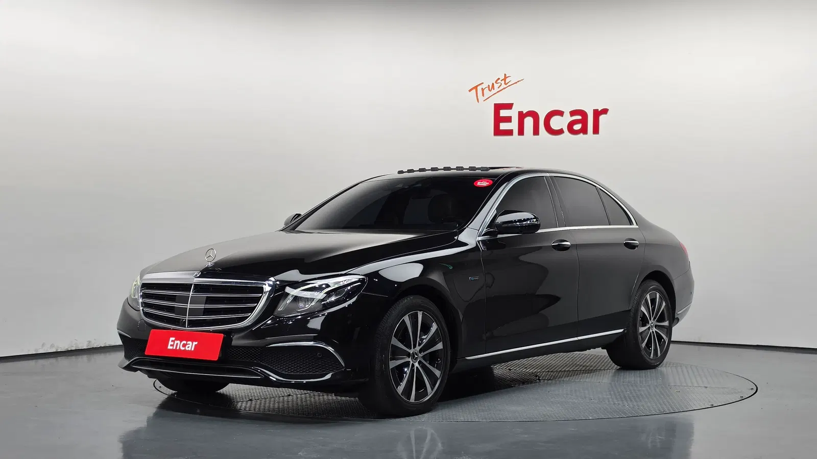 Mercedes-Benz Classe E E300e 4MATIC Exclusive (W213) 2020 — photo 1 sur 37