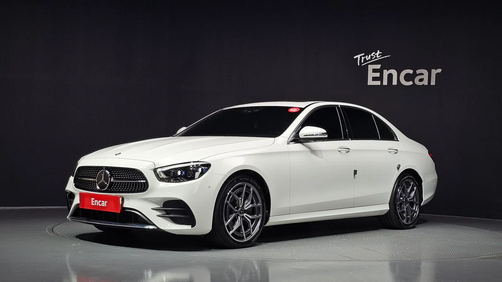 Mercedes-Benz Classe E AMG Line · E220d 4MATIC (W213) 2021 — photo 1 sur 36