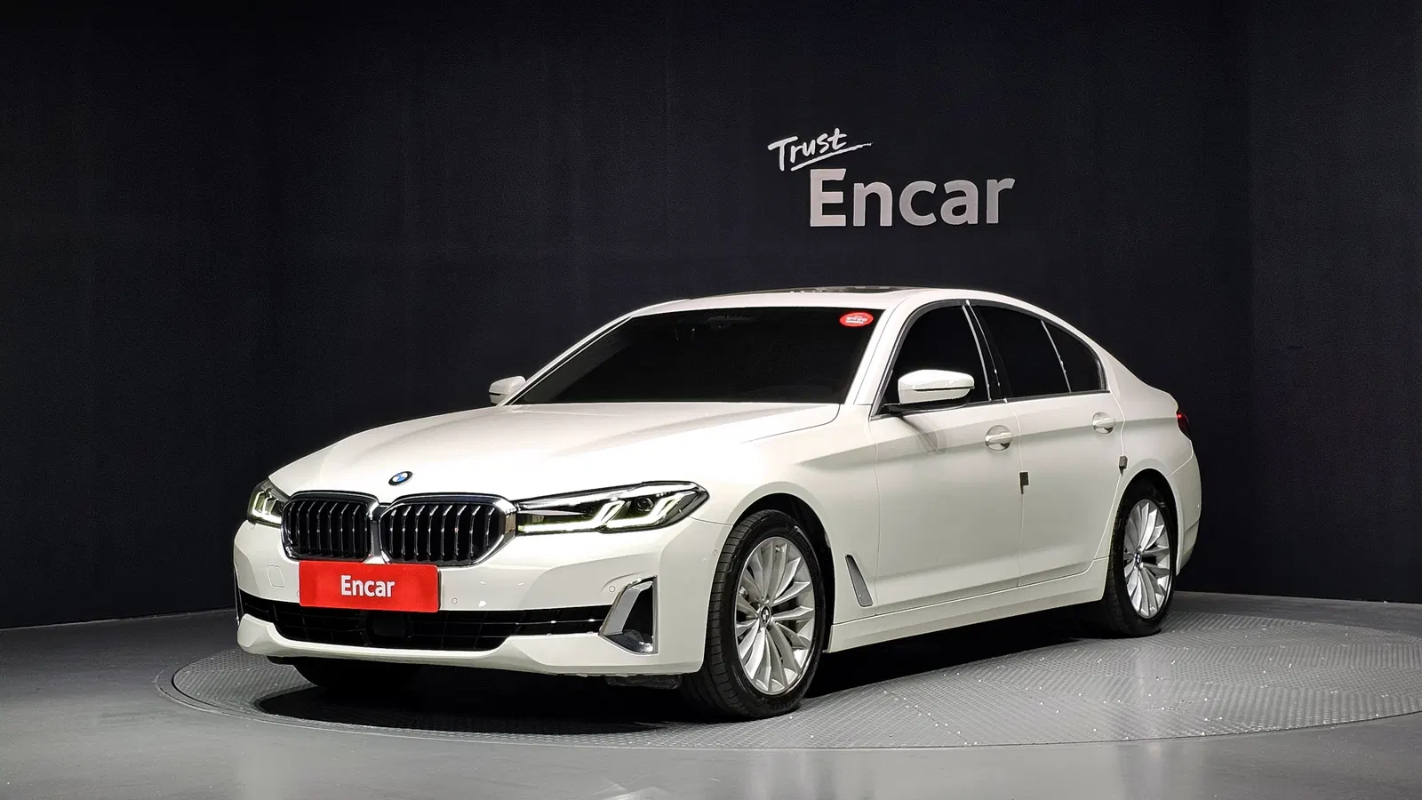 BMW Série 5 (G30) 530i xDrive Luxury 2021 — photo 1 sur 33