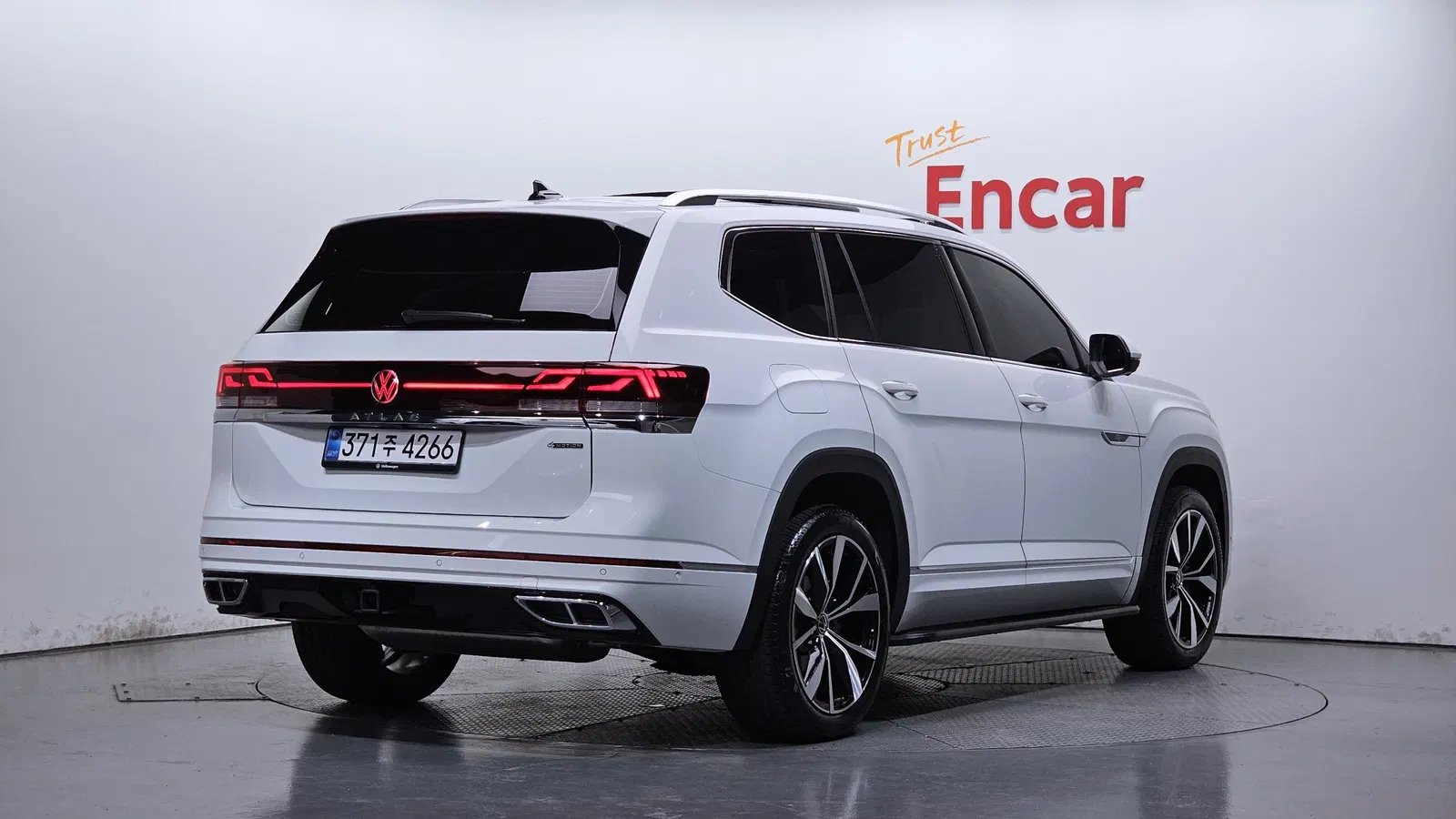 Volkswagen Atlas 2.0 TSI R-LINE 7 places 2025 — photo 1 sur 31