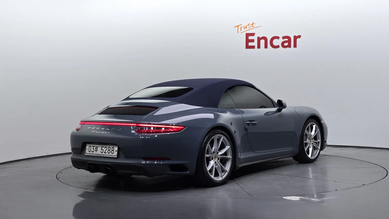 Porsche 911 Carrera 4 Cabriolet 2017 — photo 1 sur 30