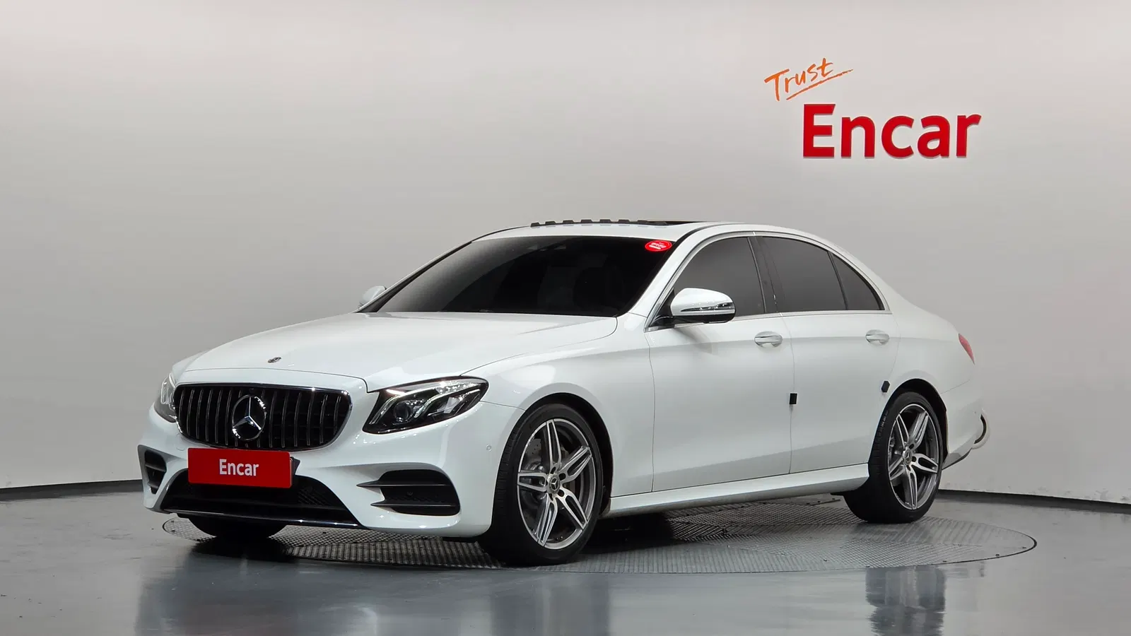 Mercedes-Benz Classe E AMG Line · E300 (W213) 2019 — photo 1 sur 34