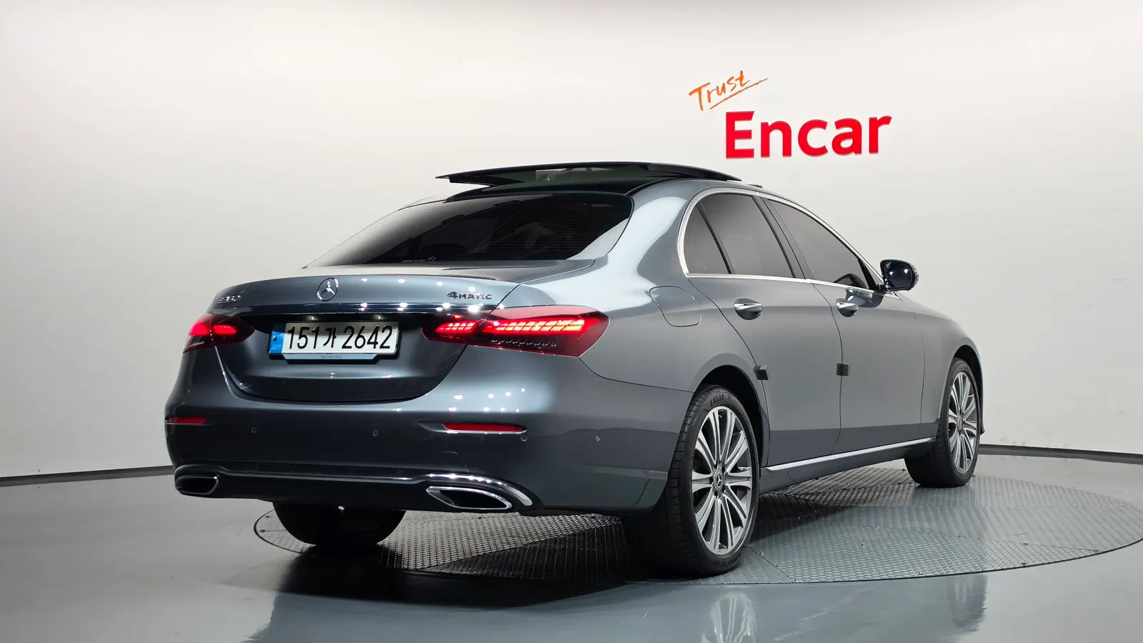 Mercedes-Benz Classe E E350 4MATIC Exclusive (W213) 2023 — photo 1 sur 34