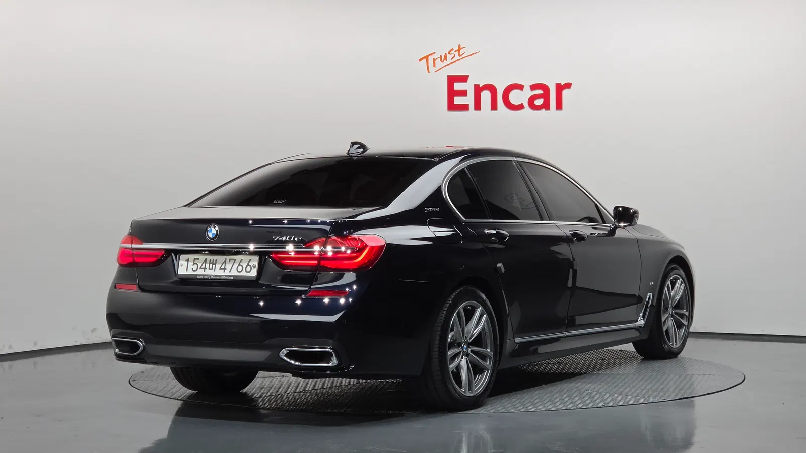 BMW Série 7 (G11) 740e iPerformance M Sport 2019 — photo 1 sur 41