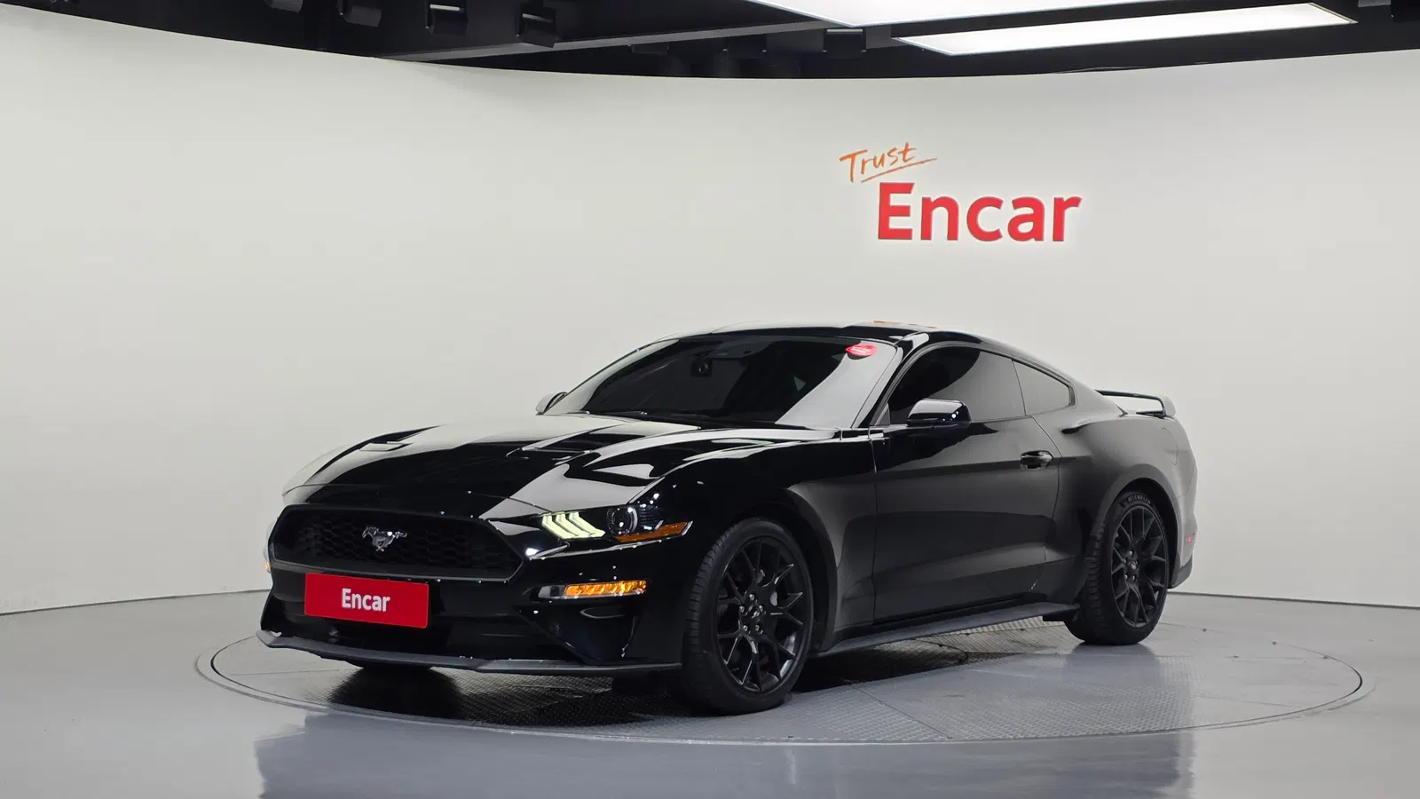 Ford Mustang Coupé 2020 — photo 1 sur 30