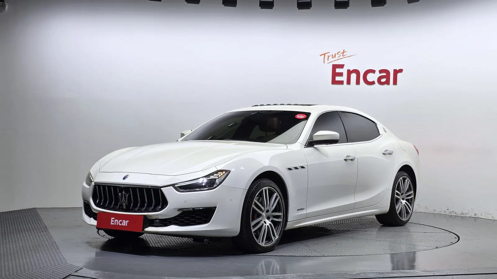 Maserati Ghibli 3.0S Q4 GranLusso 2019 — photo 1 sur 20