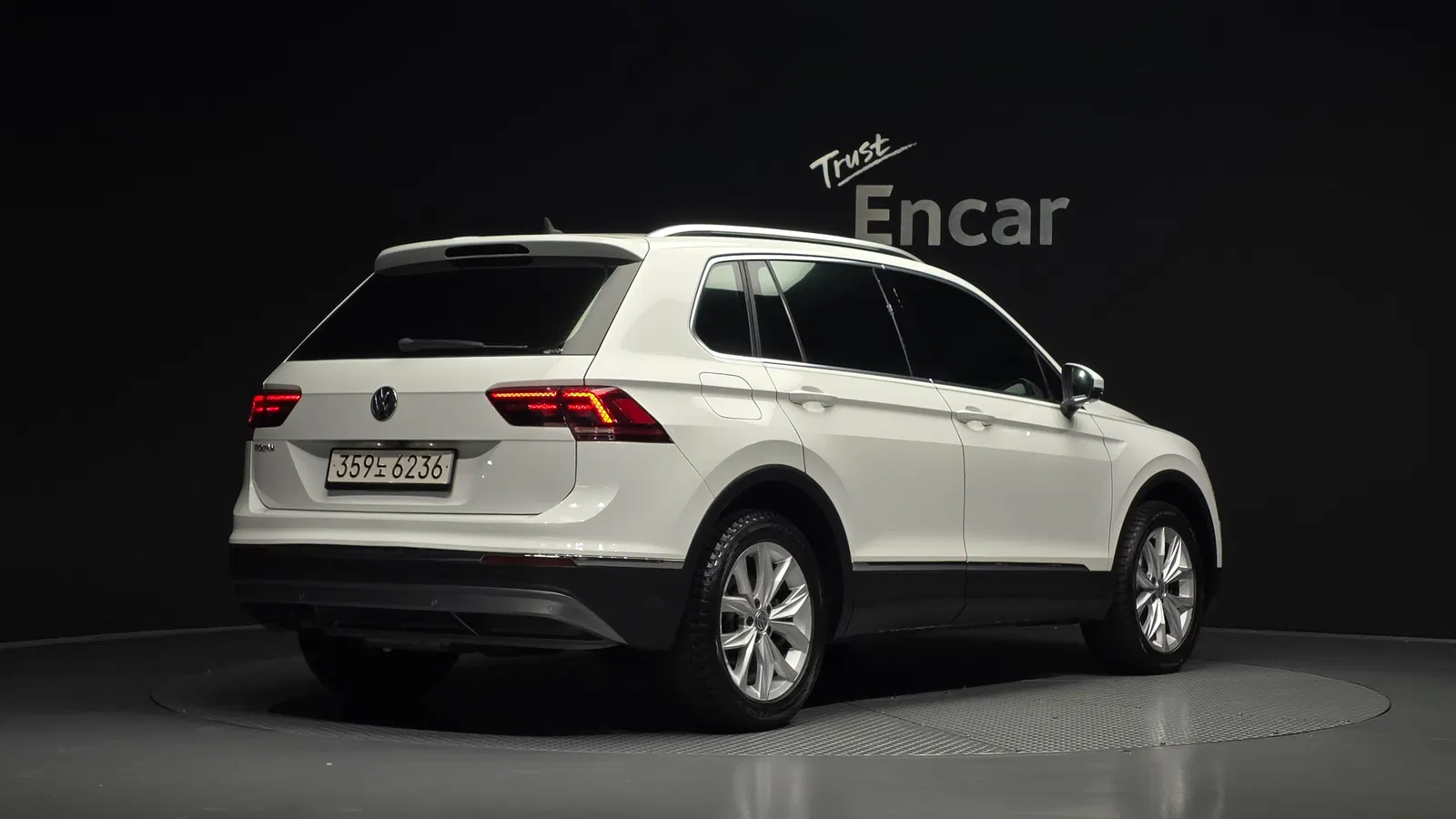 Volkswagen Tiguan 2e génération 2.0 TDI Premium 2020 — photo 1 sur 31