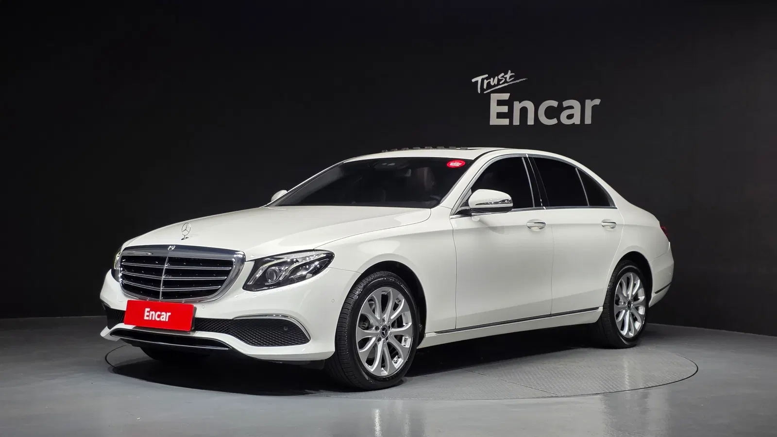 Mercedes-Benz Classe E E220d 4MATIC Exclusive (W213) 2020 — photo 1 sur 31