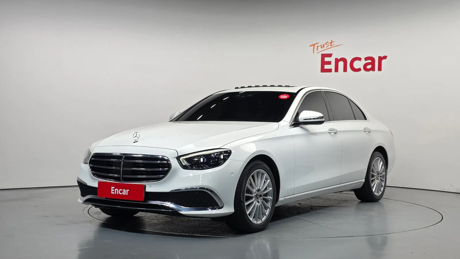 Mercedes-Benz Classe E E250 Exclusive (W213) 2021 — photo 1 sur 20