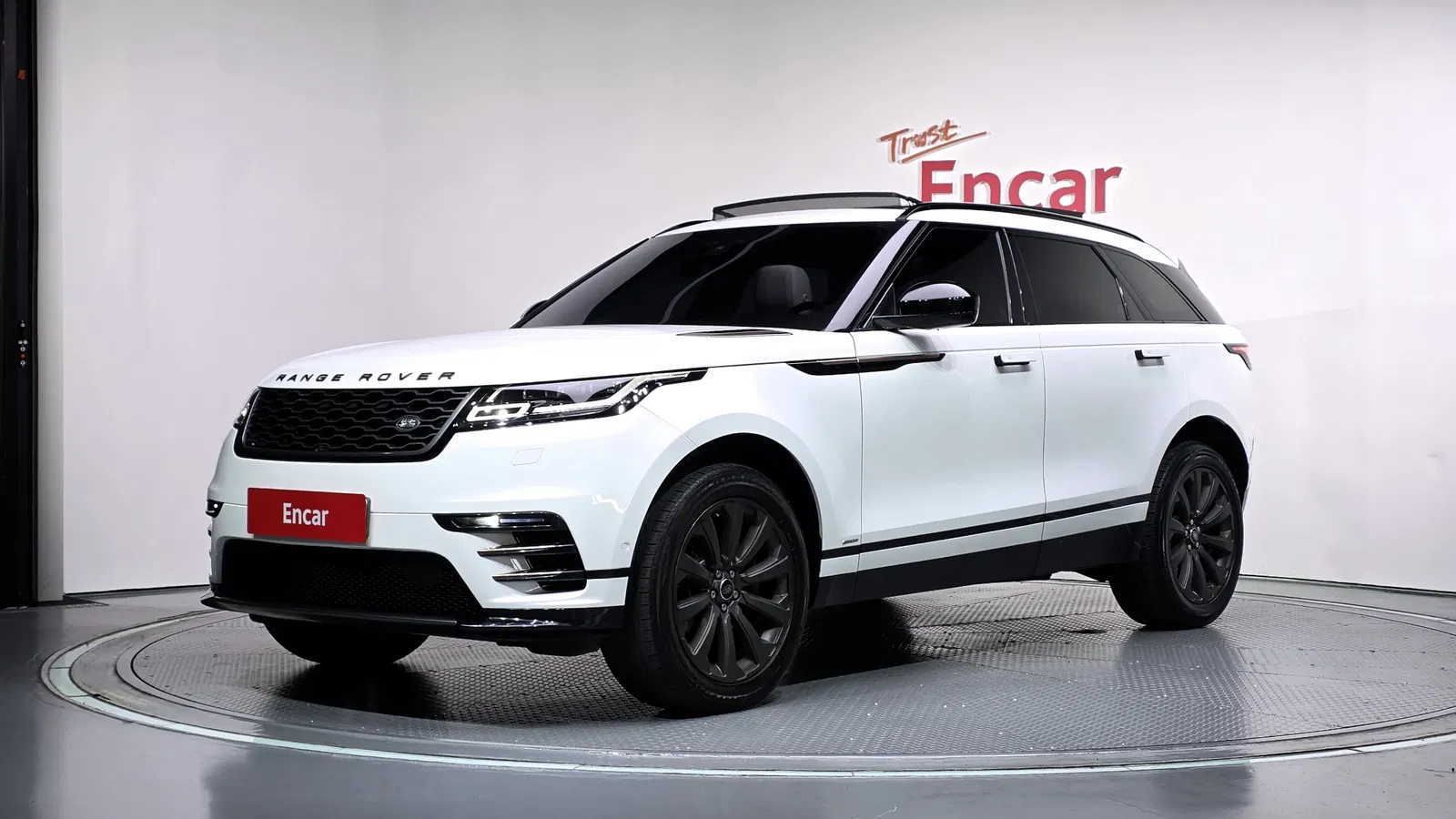 Land Rover Range Rover Velar 2.0 D240 R-Dynamic SE 2019 — photo 1 sur 26