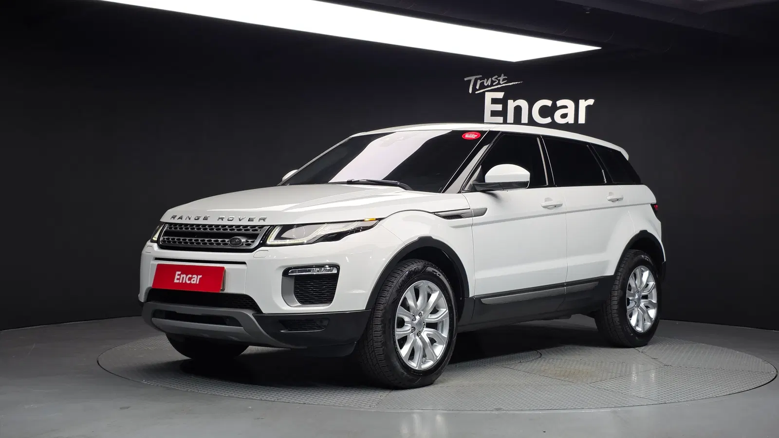 Land Rover Range Rover Evoque 2.0 TD4 SE 2016 — photo 1 sur 20