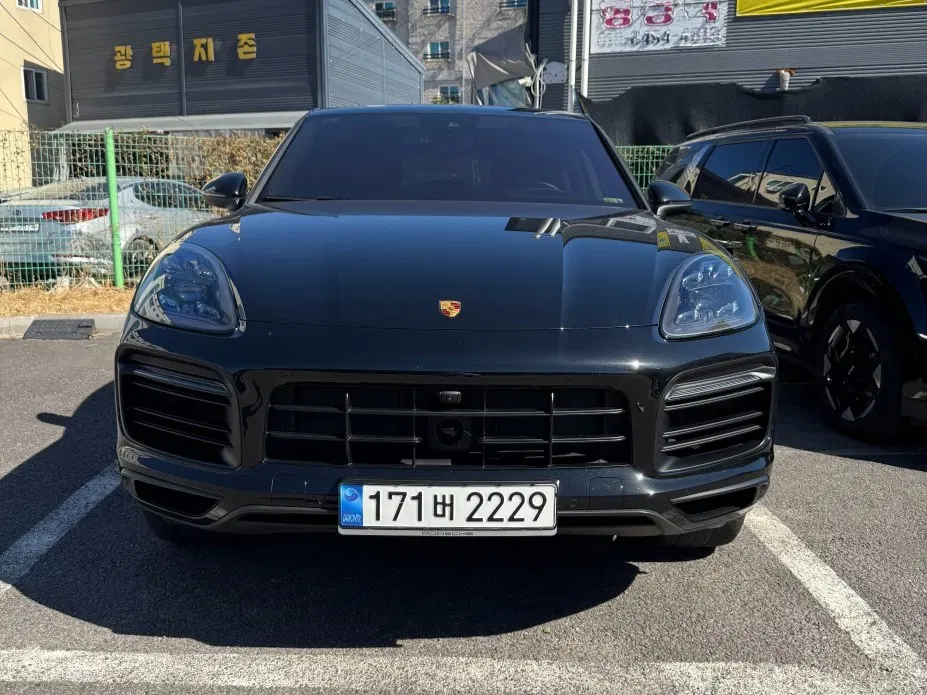 Porsche Cayenne (PO536) 3.0 Coupé Platinum Edition 2023 — photo 1 sur 22