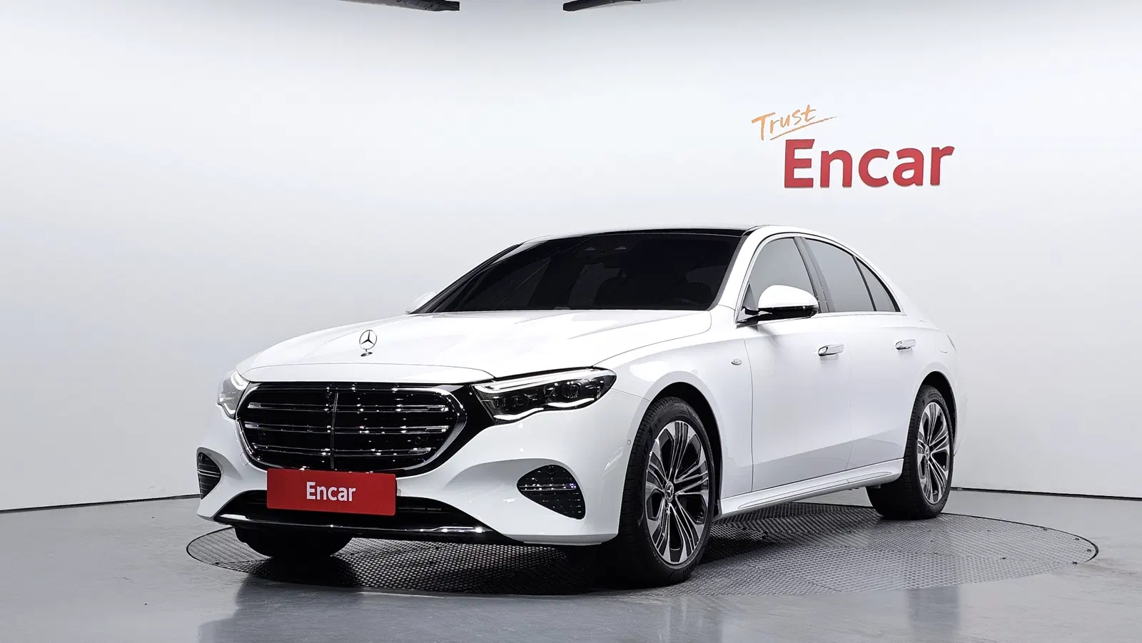 Mercedes-Benz Classe E E350e 4MATIC (W214) 2025 — photo 1 sur 40