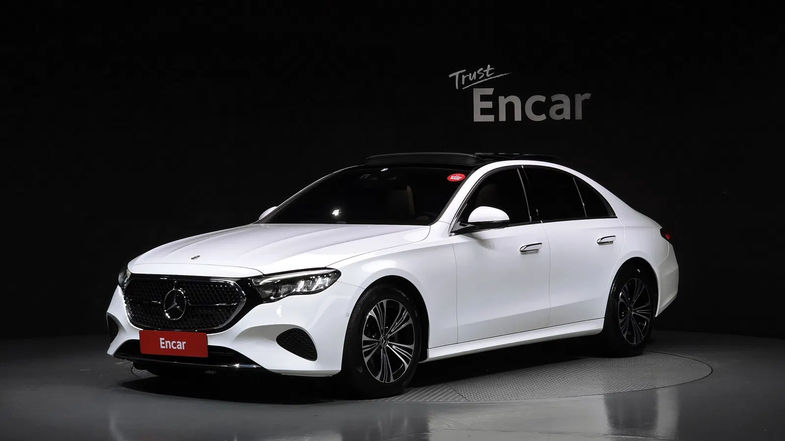 Mercedes-Benz Classe E E200 Avantgarde (W214) 2025 — photo 1 sur 20