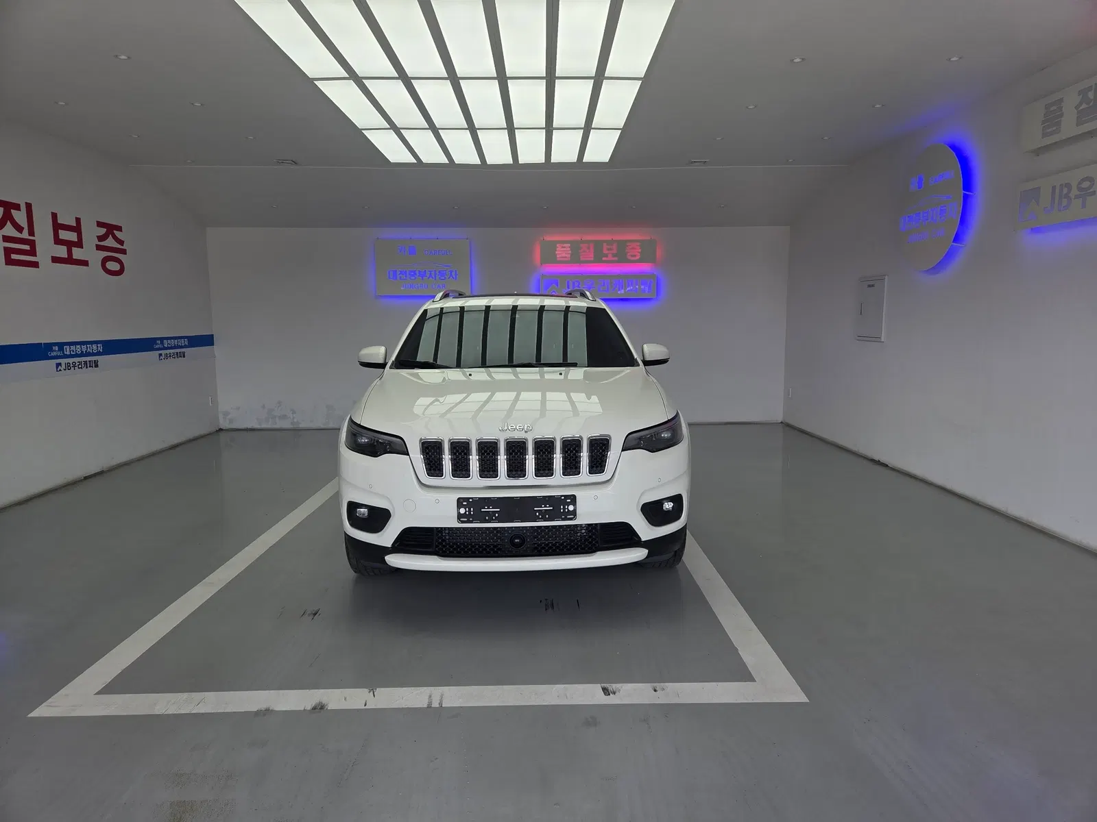 Jeep Cherokee(KL) 2.4 Longitude High AWD 2019 — photo 1 sur 26