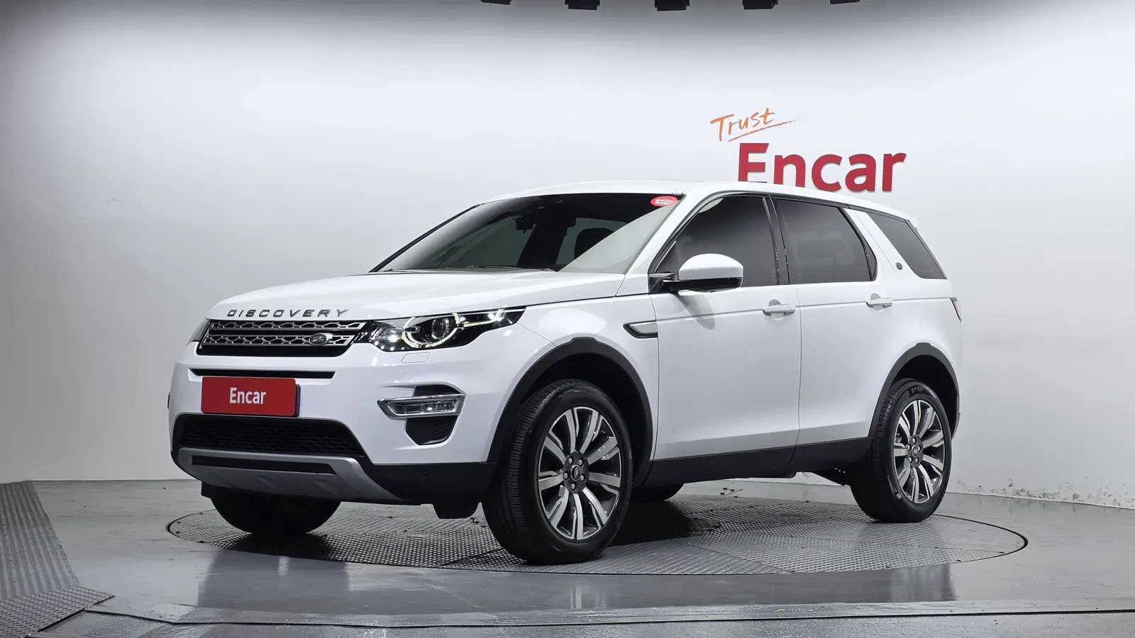 Land Rover Discovery Sport 2.0 TD4 HSE Luxury 2018 — photo 1 sur 34