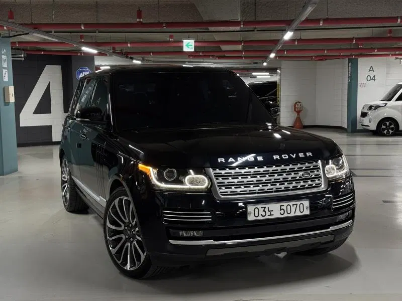 Land Rover Range Rover 4e génération 4.4 SDV8 AB Diesel 2017 — photo 1 sur 26