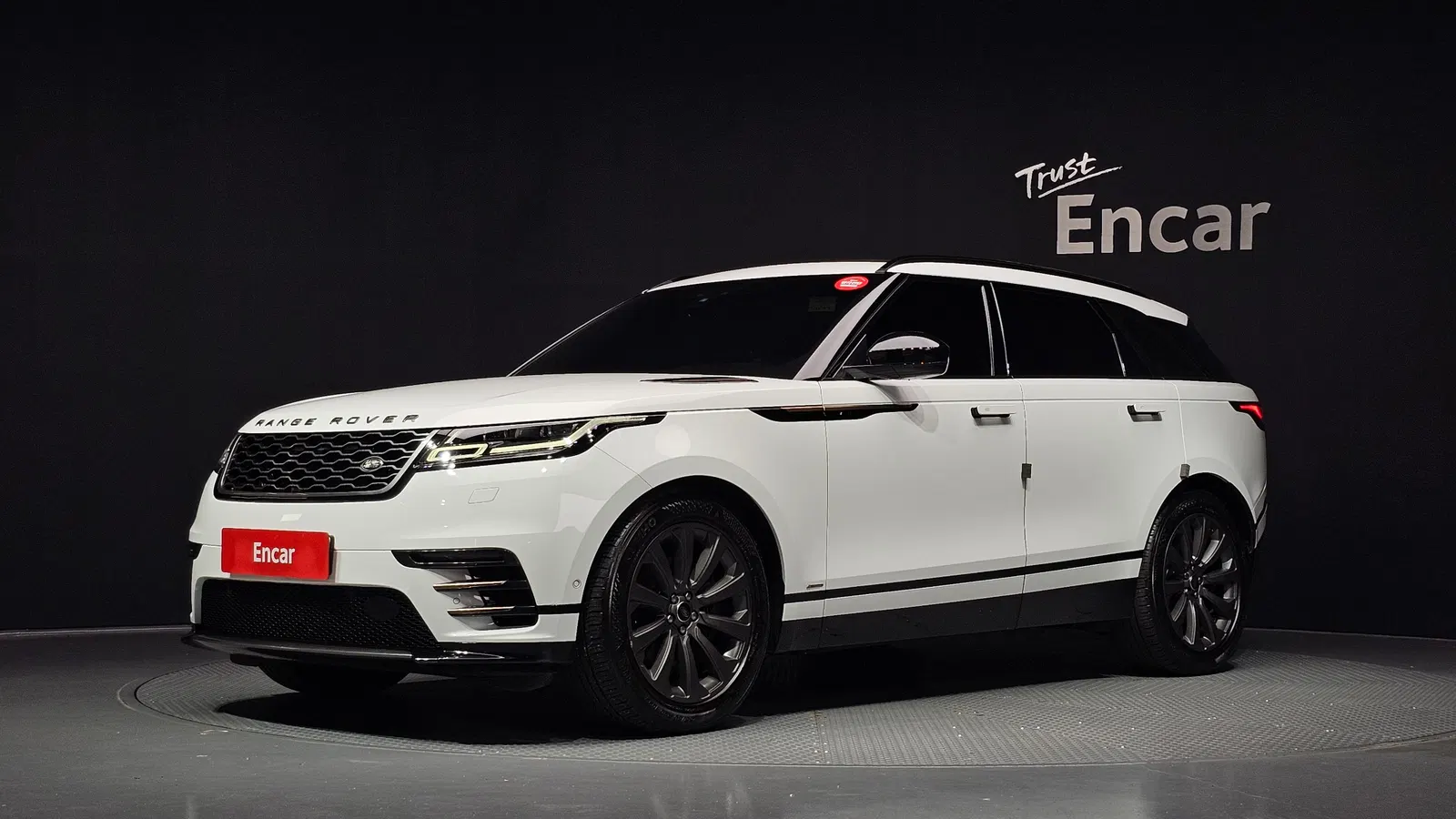 Land Rover Range Rover Velar 3.0 D300 R-Dynamic SE 2019 — photo 1 sur 33