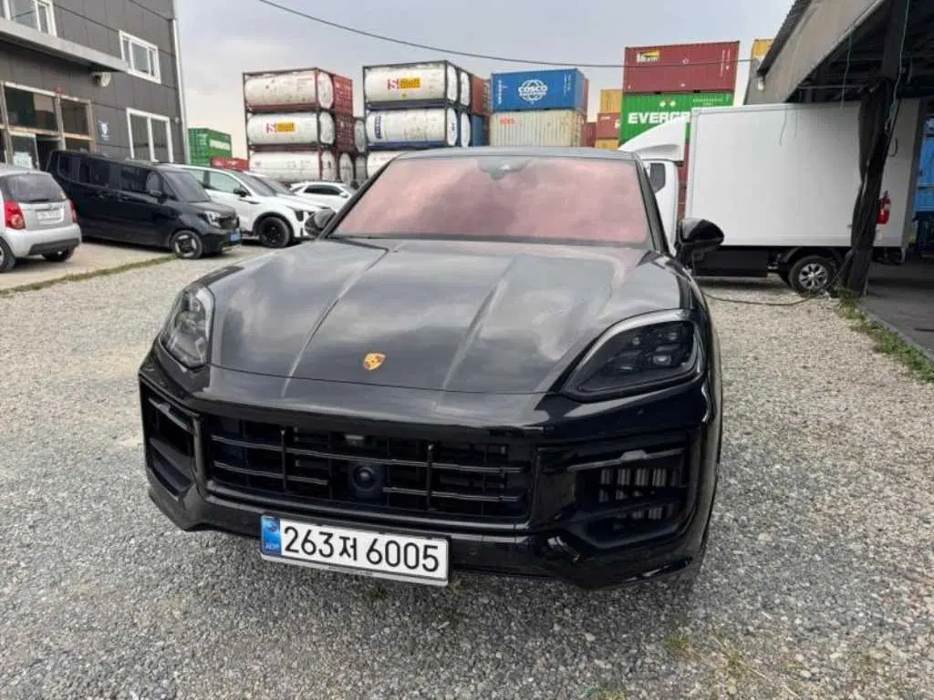 Porsche Cayenne (PO536) 3.0 E-Hybride Coupé 2024 — photo 1 sur 17