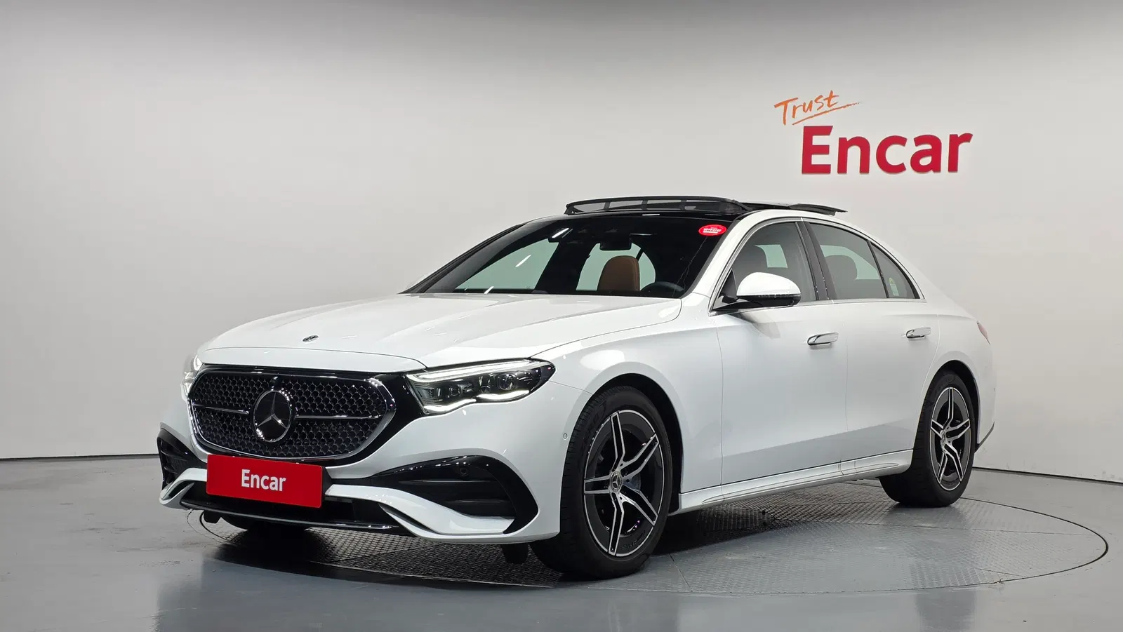 Mercedes-Benz Classe E AMG Line · E300 4MATIC (W214) 2026 — photo 1 sur 32