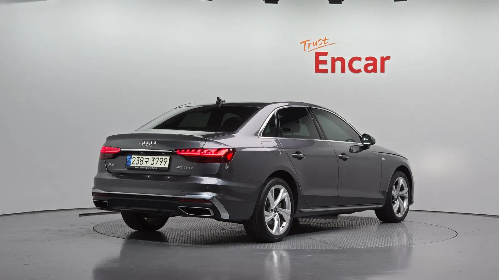 Audi A4 (B9) 40 TFSI Premium 2021 — photo 1 sur 31