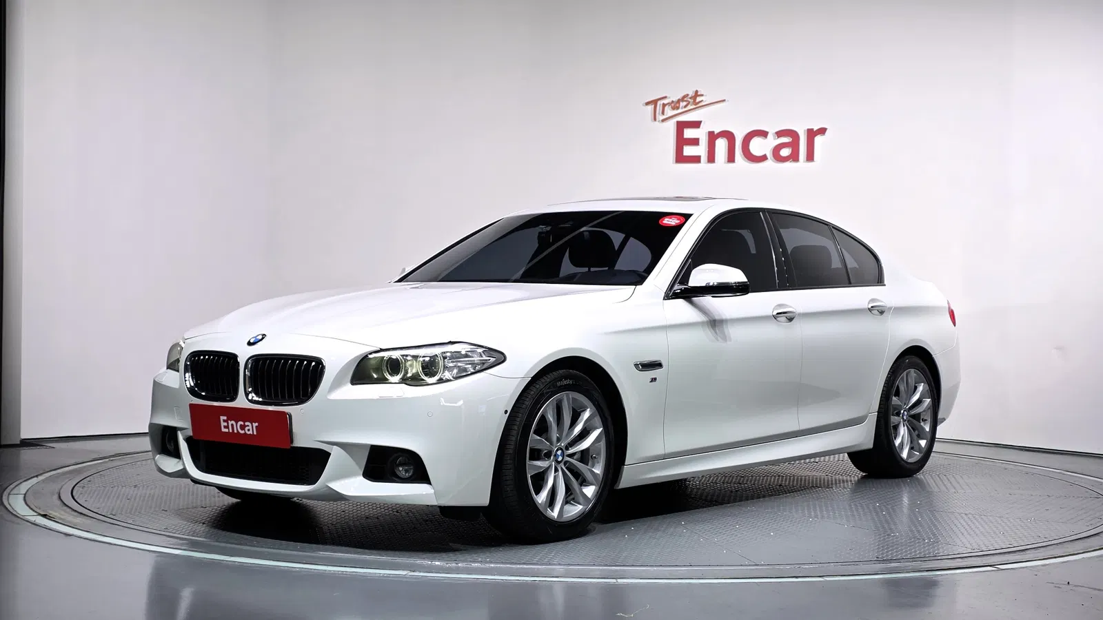 BMW Série 5 (F10) 528i xDrive M Aero Dynamic 2016 — photo 1 sur 26