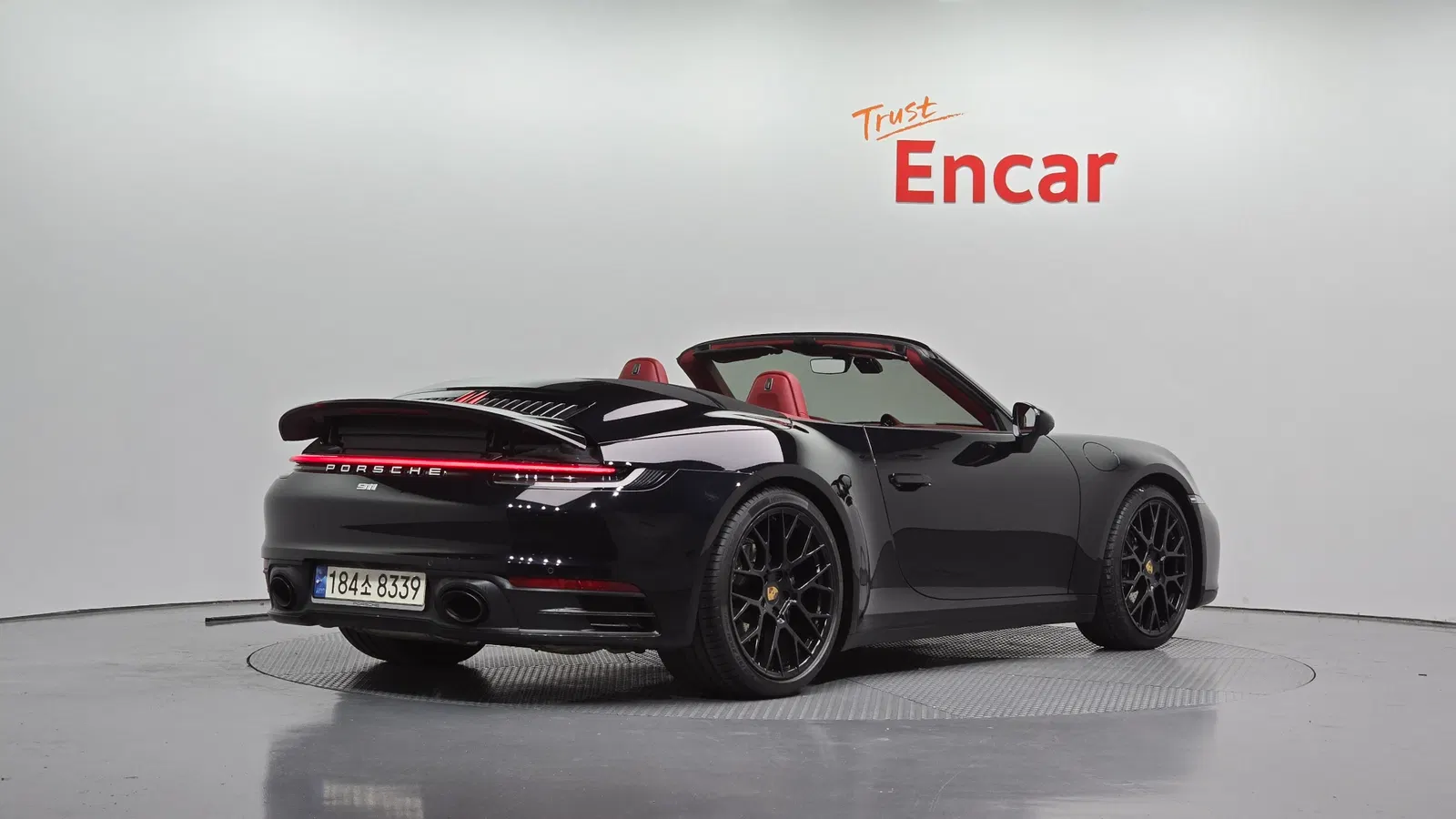 Porsche 911 (992) Carrera 4 Cabriolet 2023 — photo 1 sur 30