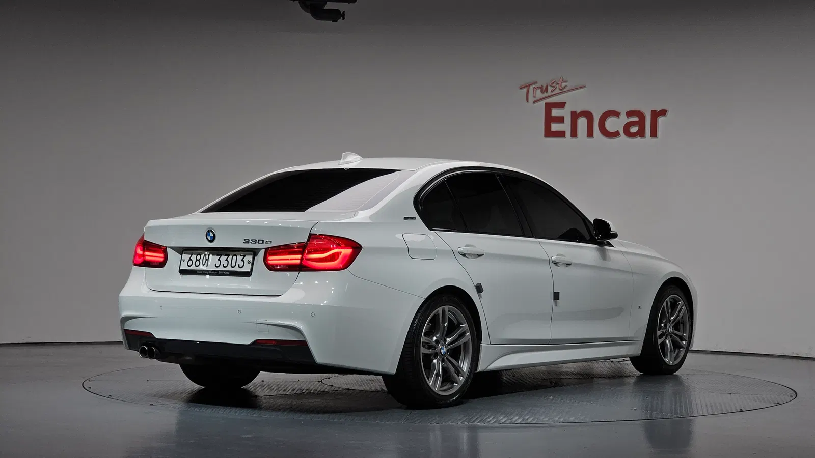 BMW Série 3 (F30) 330e iPerformance M Sport 2018 — photo 1 sur 36