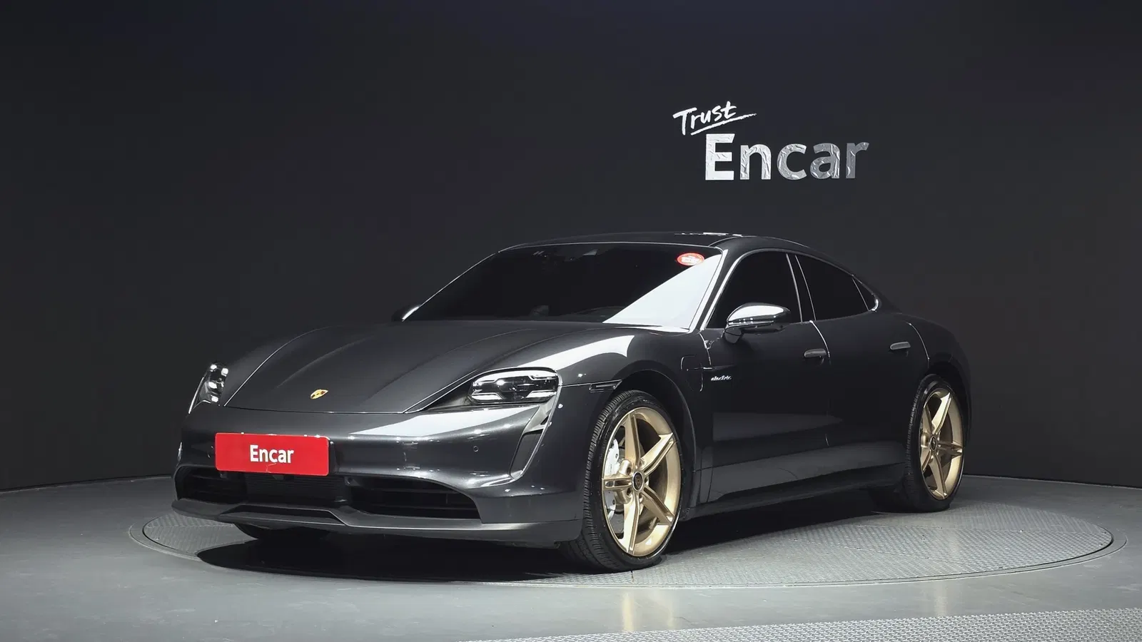 Porsche Taycan 4S 2021 — photo 1 sur 43