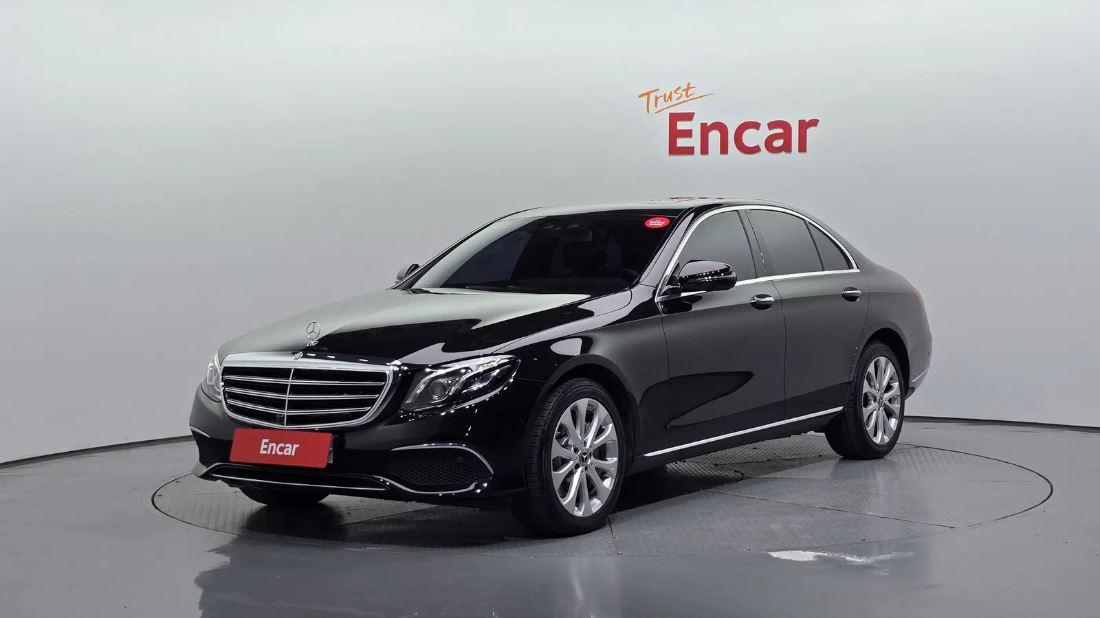 Mercedes-Benz Classe E E300 4MATIC Exclusive (W213) 2019 — photo 1 sur 41