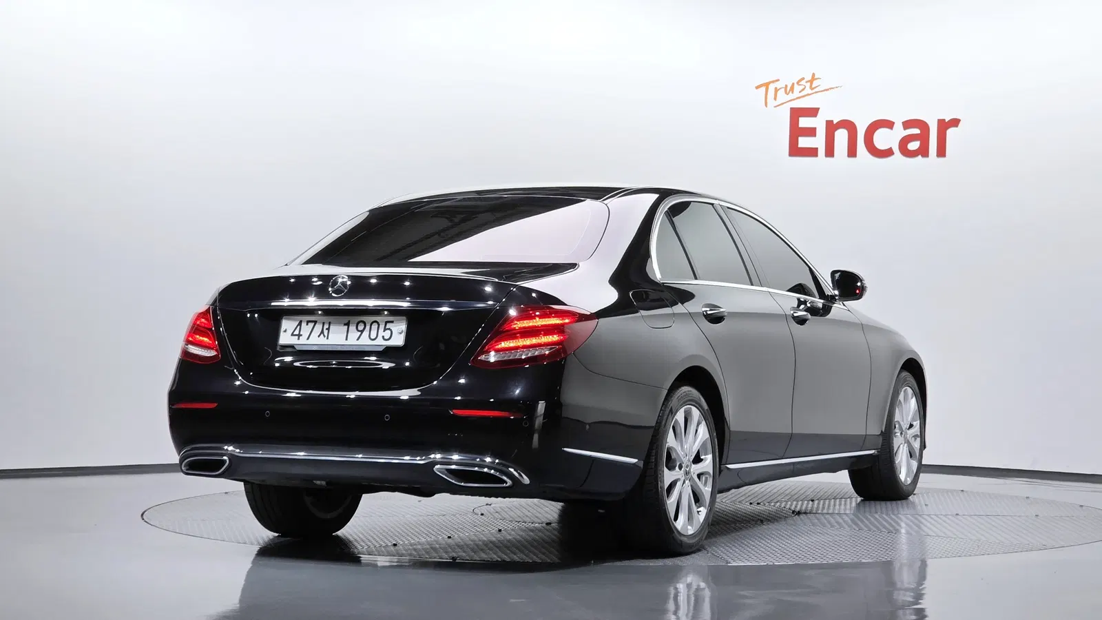 Mercedes-Benz Classe E E220d Exclusive (W213) 2018 — photo 1 sur 37