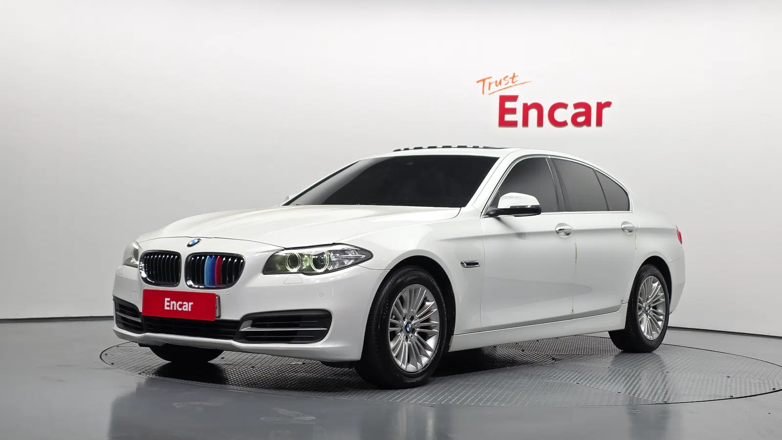 BMW Série 5 (F10) 520d xDrive 2014 — photo 1 sur 20
