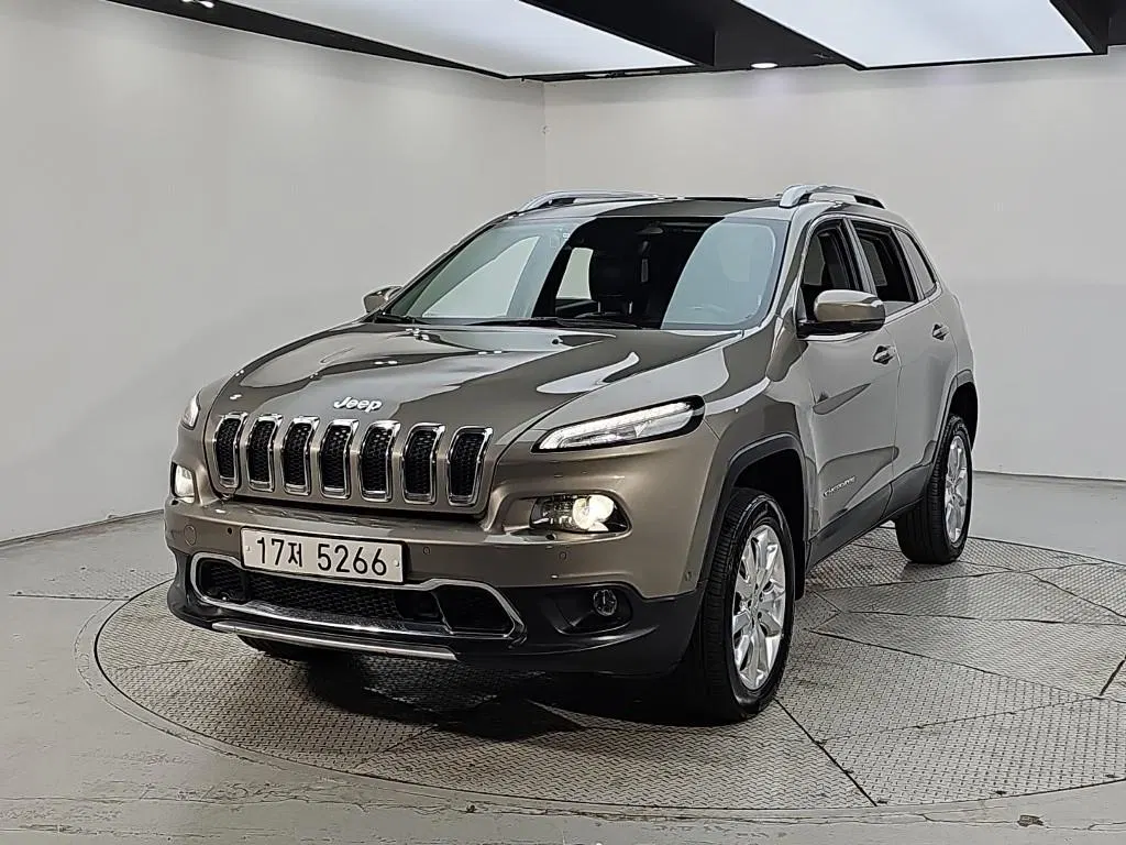 Jeep Cherokee(KL) 2.2 Diesel Limited 4WD 2017 — photo 1 sur 24