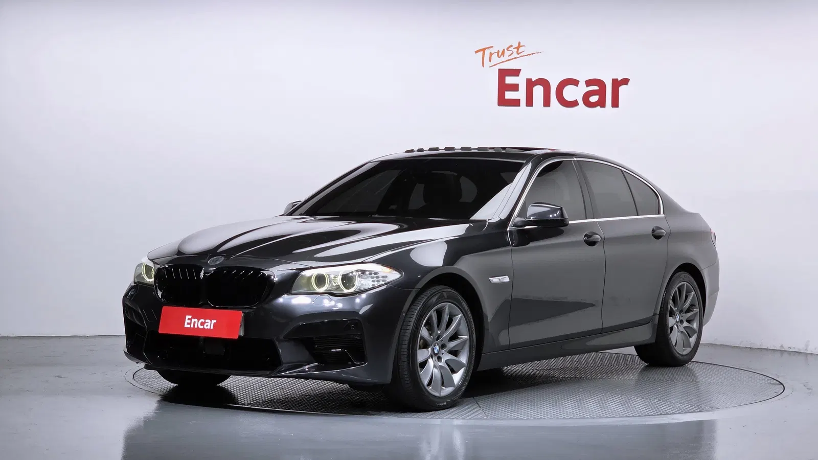 BMW Série 5 (F10) 528i xDrive 2013 — photo 1 sur 26
