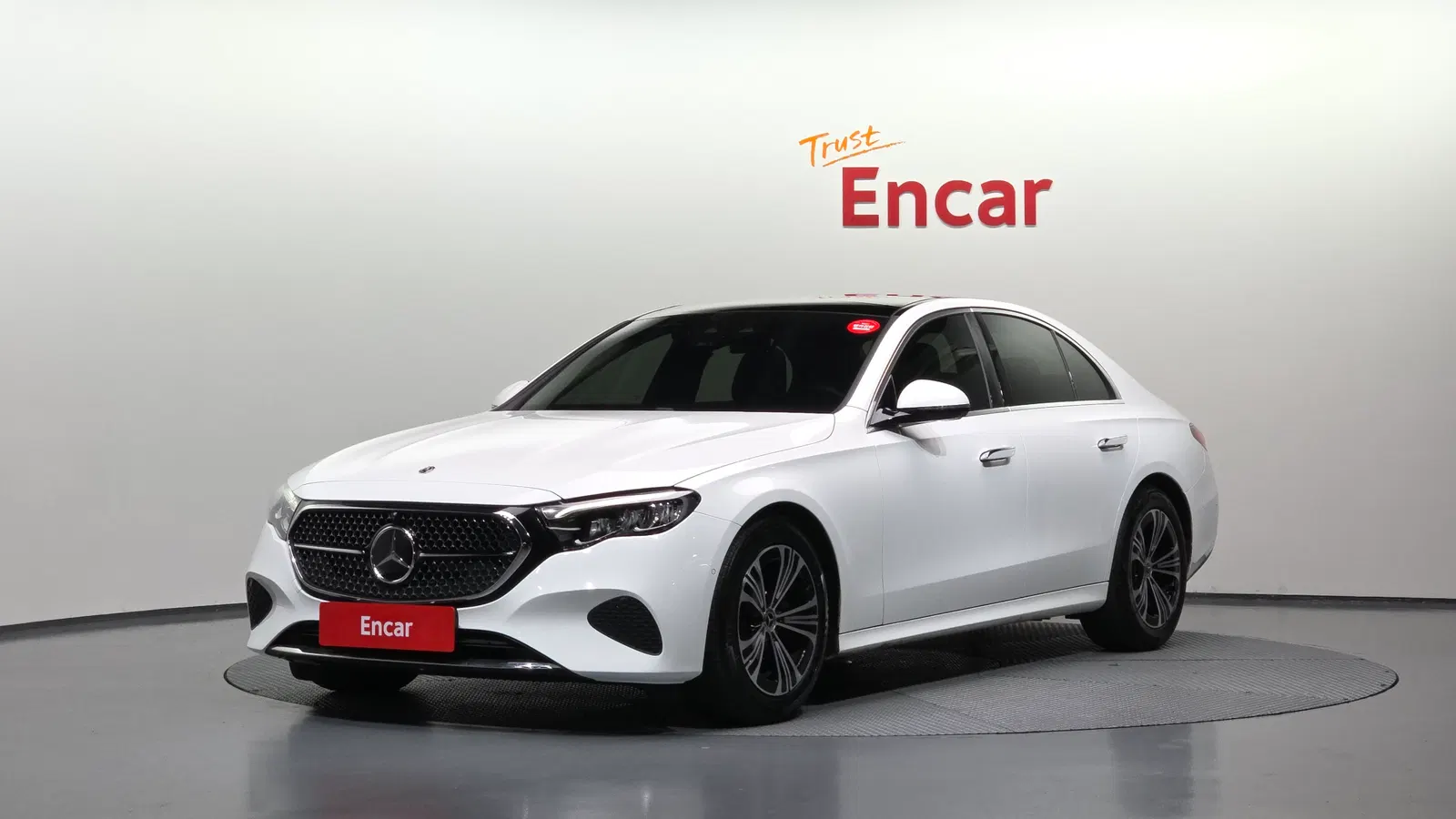 Mercedes-Benz Classe E E200 Avantgarde (W214) 2024 — photo 1 sur 32