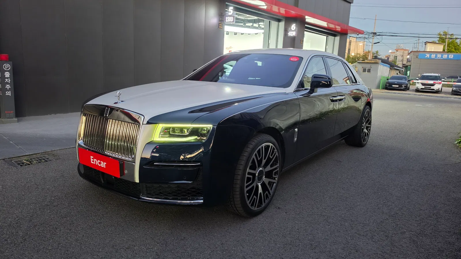 Rolls-Royce Ghost 2e génération 6.7 EWB V12 2021 — photo 1 sur 32