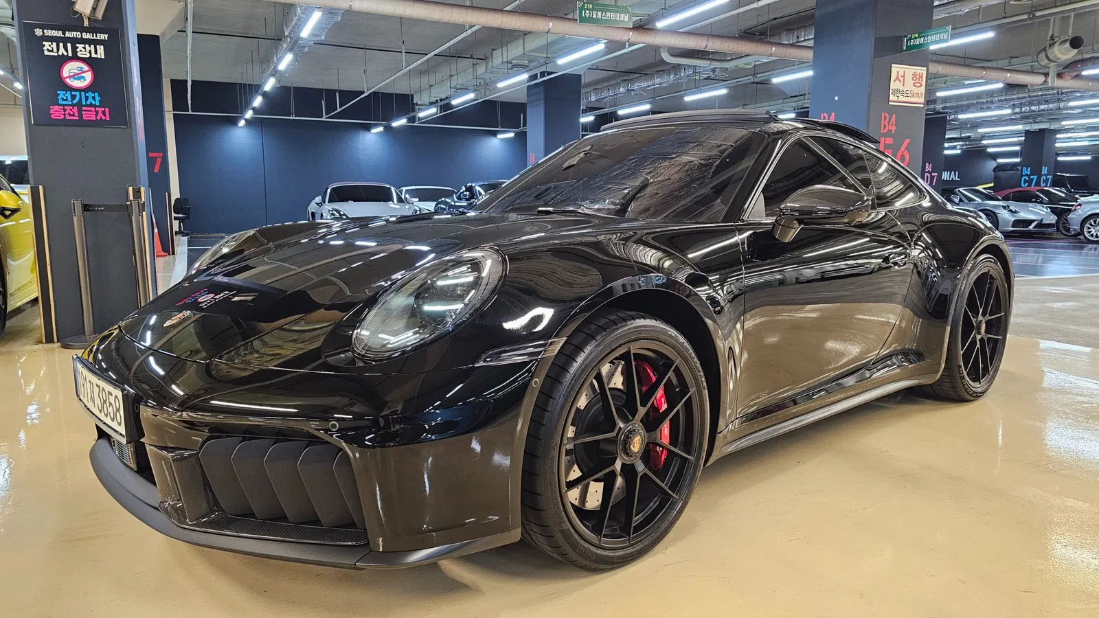 Porsche 911 (992) Carrera 4 GTS 2025 — photo 1 sur 26