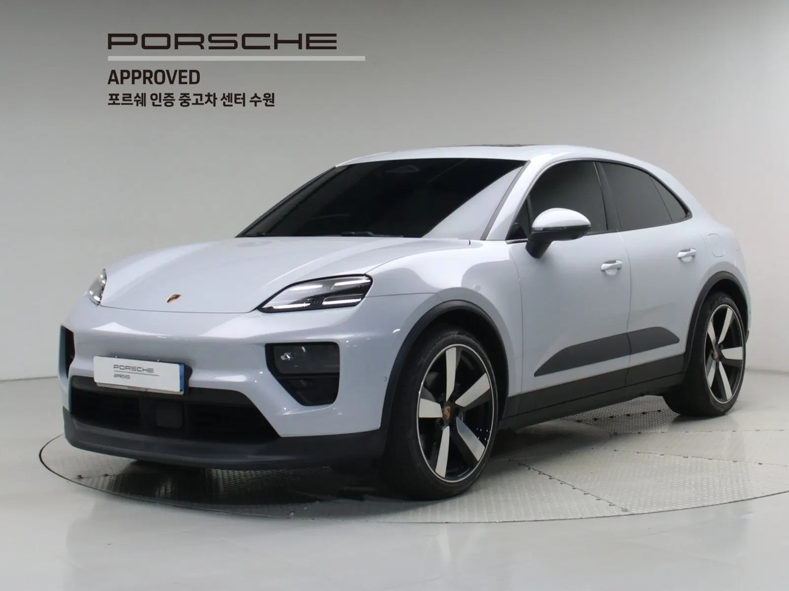 Porsche Macan EV Base 4 2025 — photo 1 sur 26