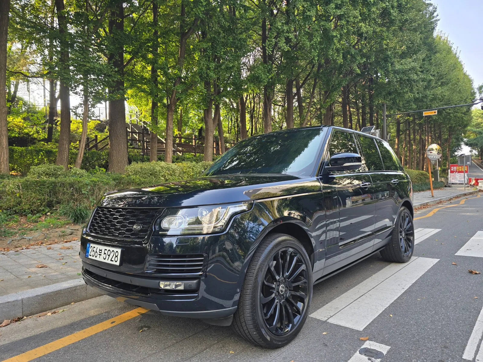Land Rover Range Rover 4e génération 4.4 SDV8 Vogue SE Diesel 2016 — photo 1 sur 26