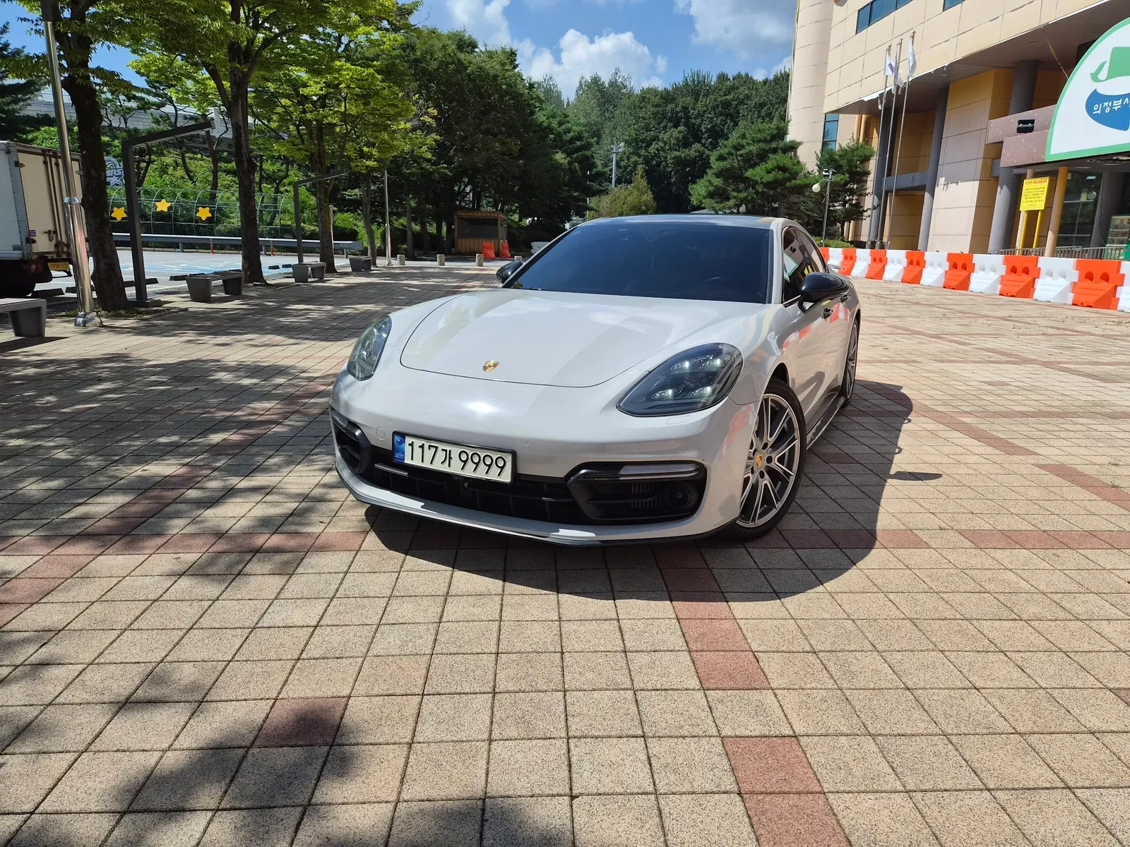 Porsche Panamera (971) 4.0 GTS 2019 — photo 1 sur 26