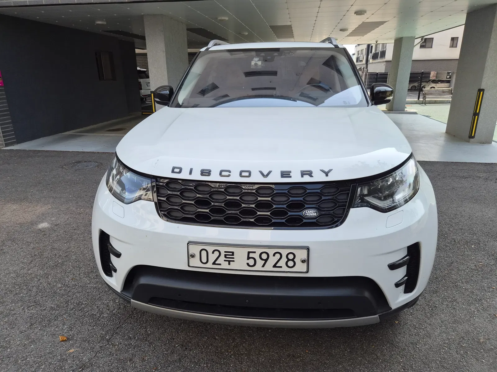 Land Rover Discovery 5 3.0 TD6 HSE Luxury 2018 — photo 1 sur 20