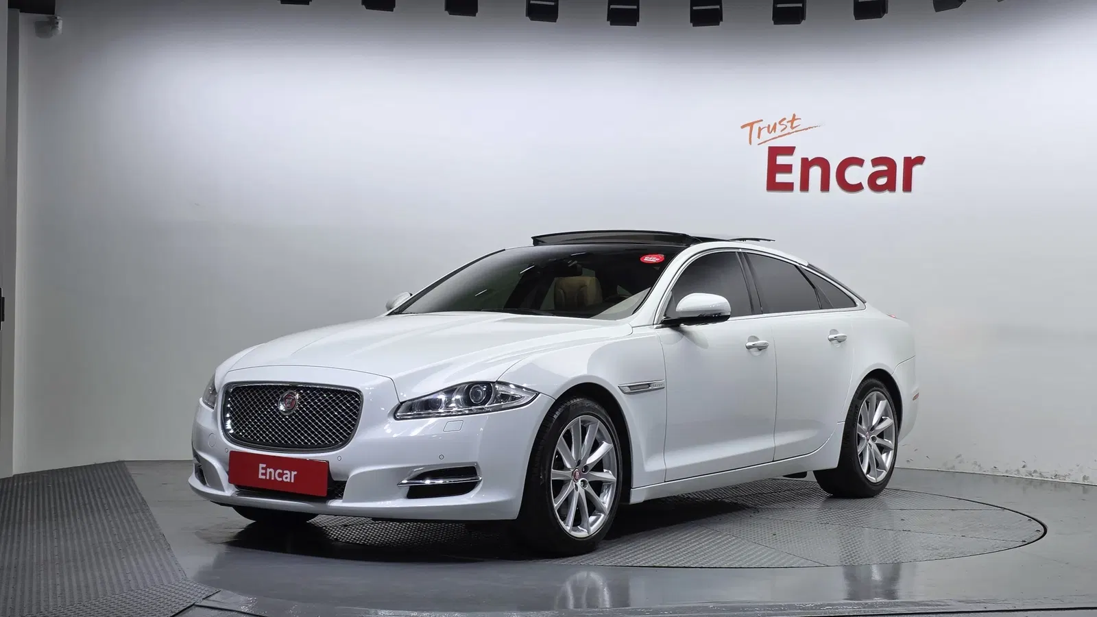 Jaguar All New XJ 3.0D Premium Luxury SWB 2013 — photo 1 sur 20