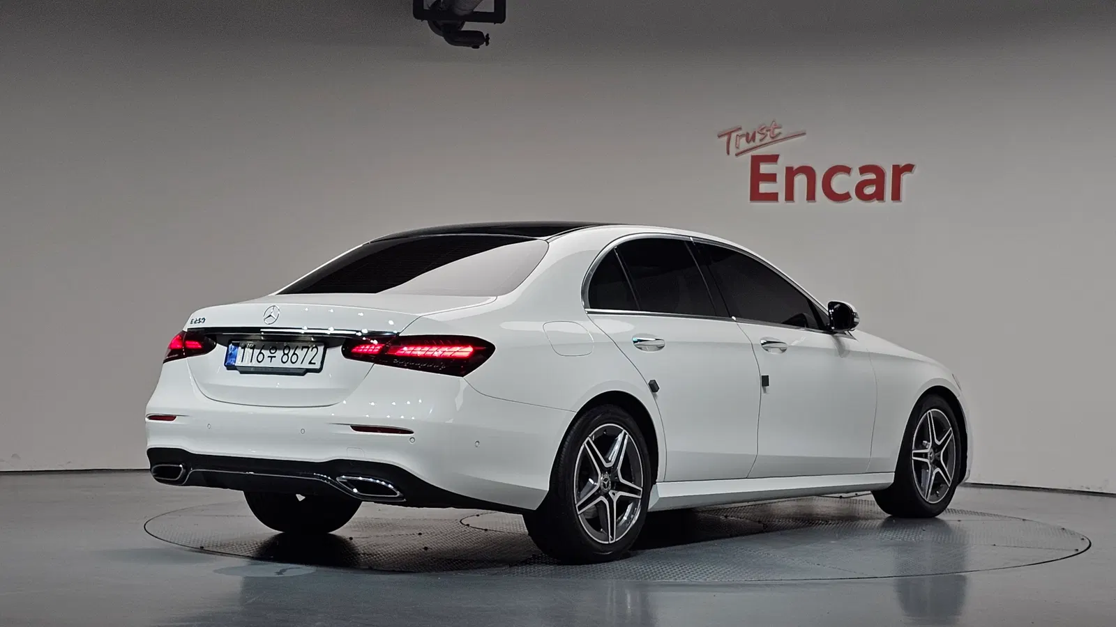 Mercedes-Benz Classe E AMG Line · E250 (W213) 2023 — photo 1 sur 37