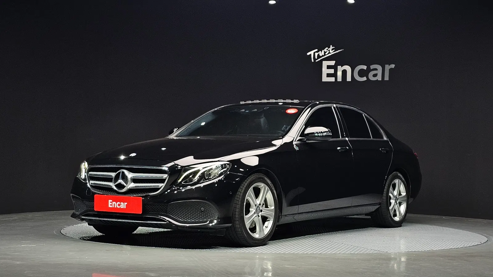 Mercedes-Benz Classe E E200 Avantgarde (W213) 2017 — photo 1 sur 20